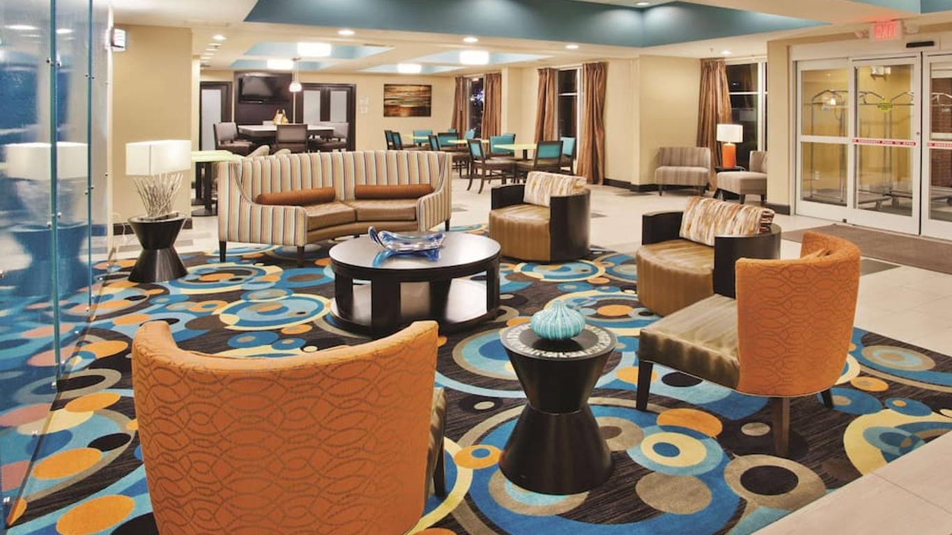 La Quinta Inn & Suites by Wyndham Oxford Anniston