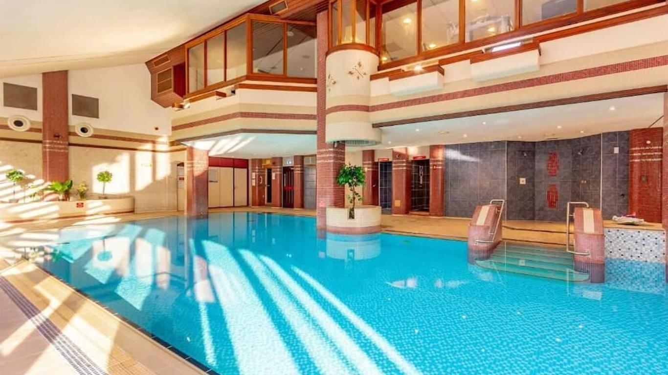 Whitewater Spa & Leisure Club