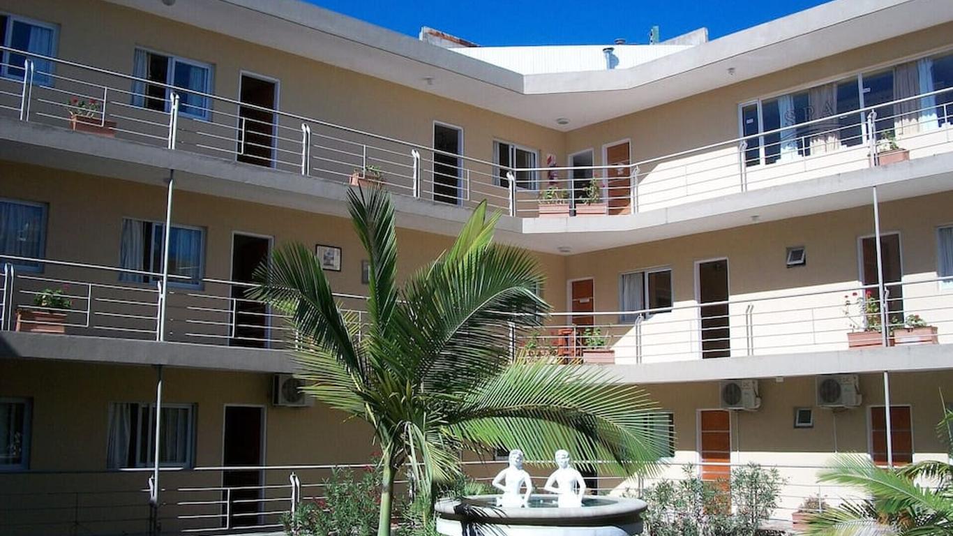 Hotel La Bahia