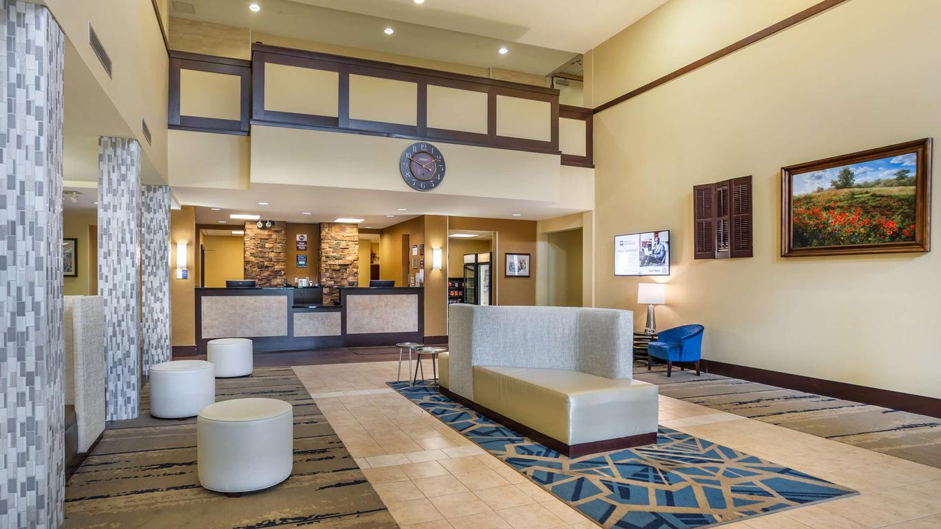 Best Western Plus University Park Inn & Suites