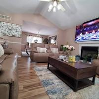 Smart Entire Loft, 3 br, 2 bath, with 3 tv